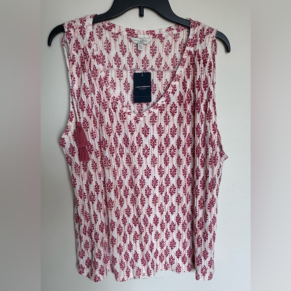 Lucky Brand NWT sleeveless top. Large